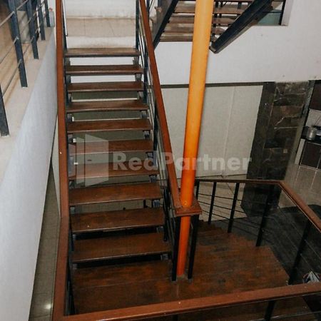 De Lugano Scbd Syariah Mitra Reddoorz Hotel Jakarta Exterior photo